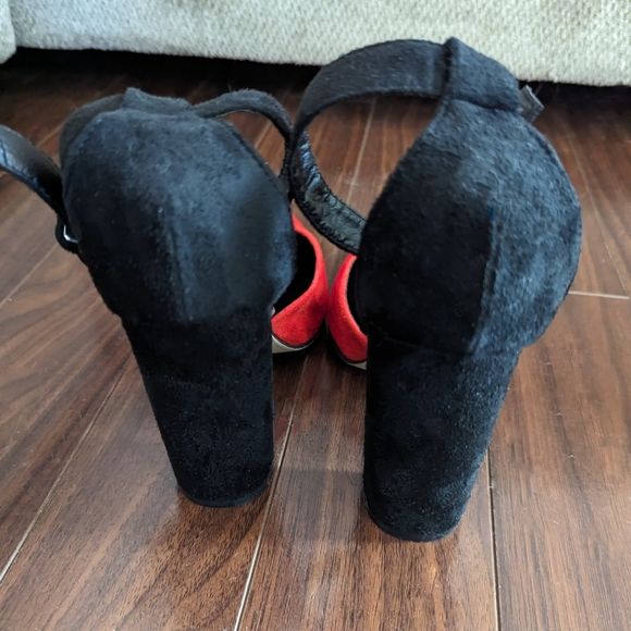 Fashionable Chunky Heels - Picture 3 of 4